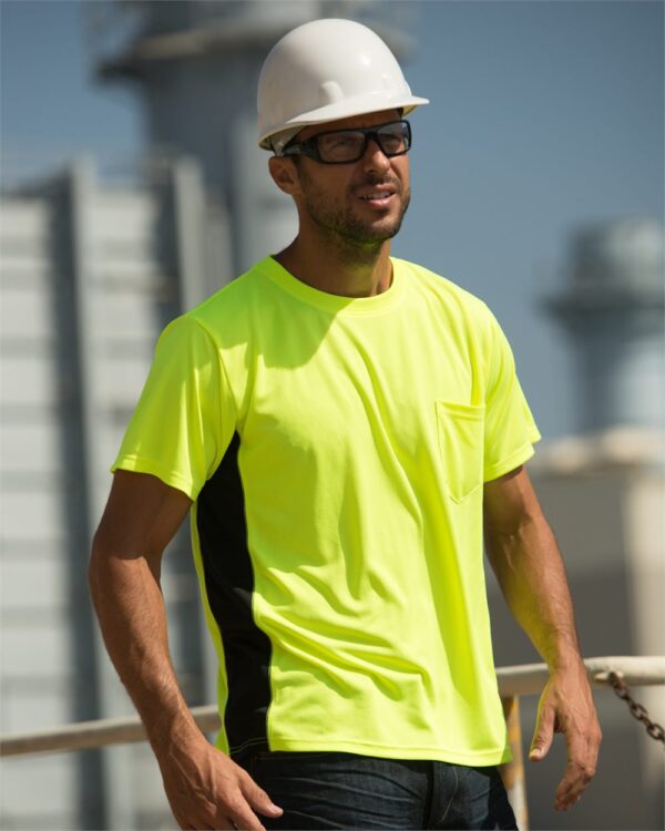 Construction worker wearing lime ML Kishigo Premium Black Series Hi-Viz T-Shirt 9200-9201